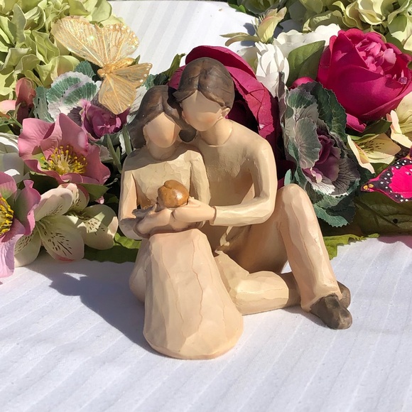 New Baby and Family Resin Figurine - Picture 8 of 9